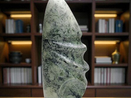 Moss Agate Flame Tower Crystal Sculpture – Natural Stone Home Decor Price: CAD 350.00 SKU: CDM-SCL-009 Ancient forests, captured in crystal. This Moss Agate Flame Tower is carved from...